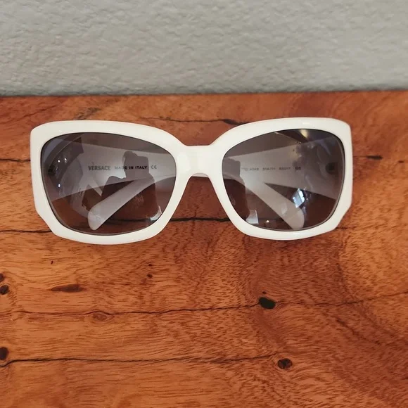 Vintage Y2K Versace Model 4049 Sunglasses - Picture 2 of 9